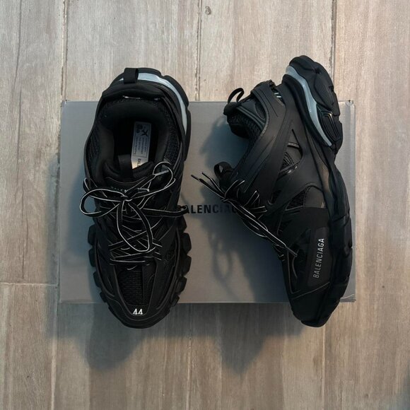 Balenciaga Men's Black Trainers - Picture 3 of 6